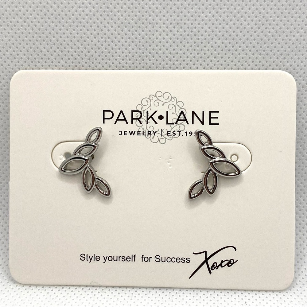 Park Lane Earrings Crepe Pierced Earrings Silver Tone